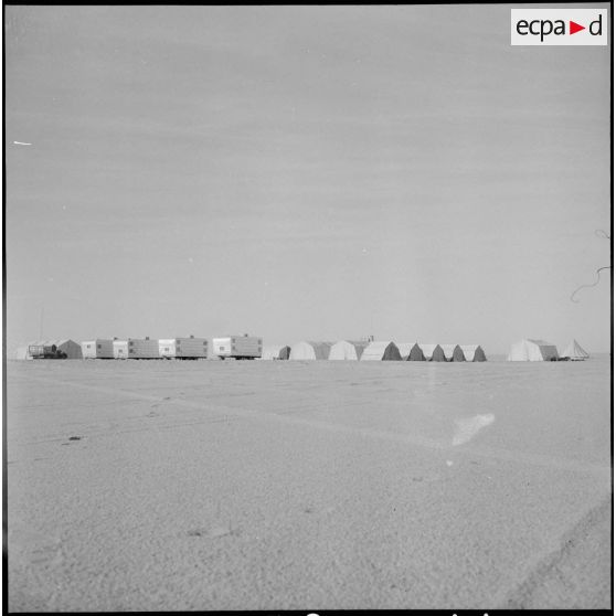 Les pétroliers du Tanezrouft. [Description en cours]