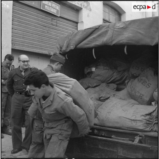 Activité du réseau postal militaire. [Description en cours]