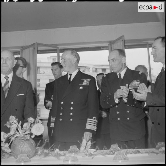 L'association des FFL reçoit l'amiral Lambe et les marins du Surprise. [Description en cours]