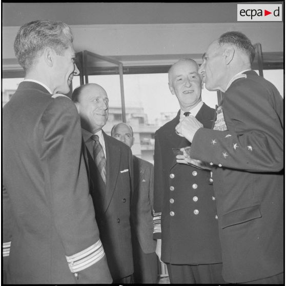 L'association des FFL reçoit l'amiral Lambe et les marins du Surprise. [Description en cours]