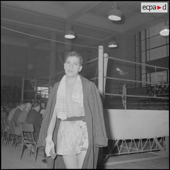 Demi-finale et finale interarmes de boxe d'Afrique du Nord. [Description en cours]