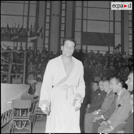 Demi-finale et finale interarmes de boxe d'Afrique du Nord. [Description en cours]