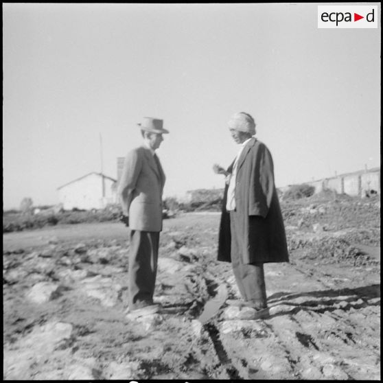 Auto-défense de fermes. [Description en cours]