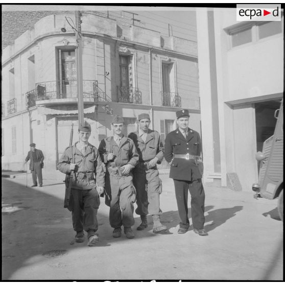 Unités territoriales à Oran. [Description en cours]