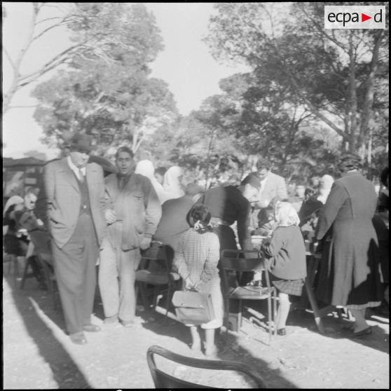 Unités territoriales à Oran. [Description en cours]