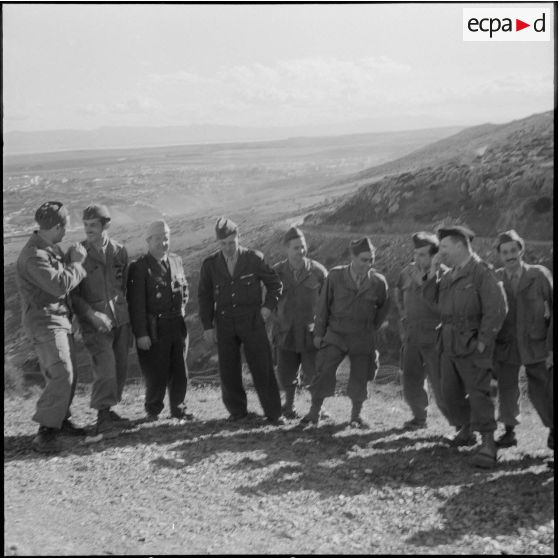 Unités territoriales à Oran. [Description en cours]