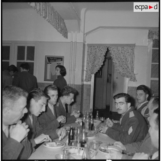 Foyer de la Croix-Rouge française. [Description en cours]