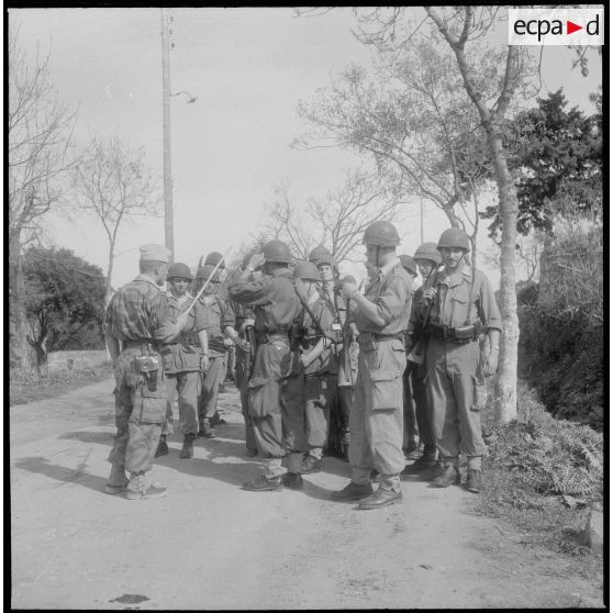 Instruction militaire et entraînement sportif. [Description en cours]