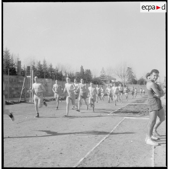 Instruction militaire et entraînement sportif. [Description en cours]