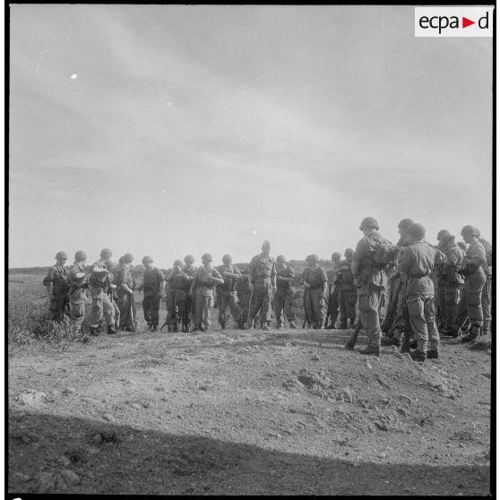 Instruction militaire et entraînement sportif. [Description en cours]