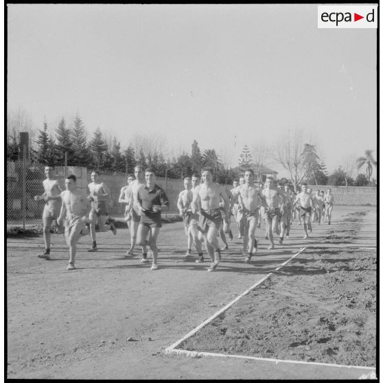 Instruction militaire et entraînement sportif. [Description en cours]