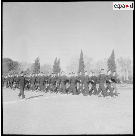 Instruction militaire et entraînement sportif. [Description en cours]