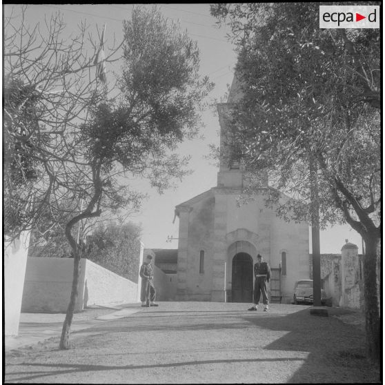 Une église d'Algérie. [Description en cours]