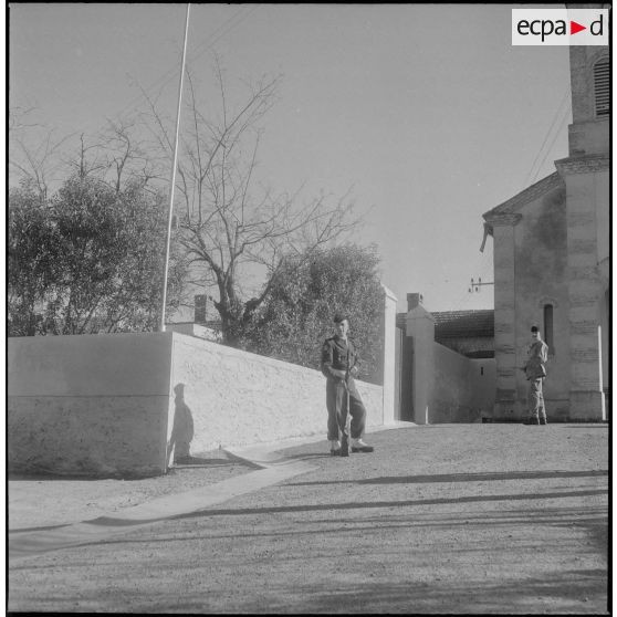 Une église d'Algérie. [Description en cours]