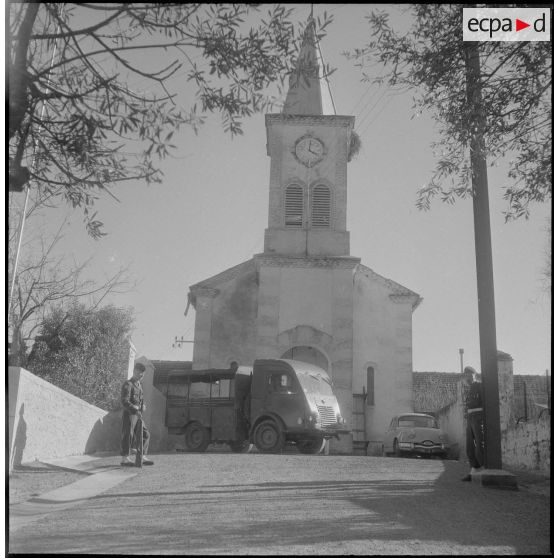 Une église d'Algérie. [Description en cours]