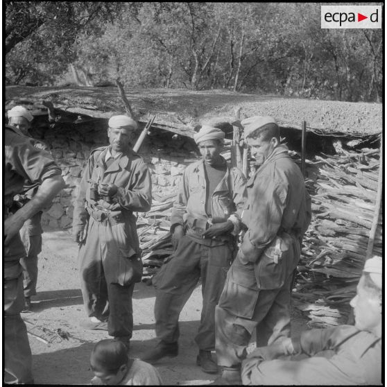 Le 22e RI et sa harka. [Description en cours]