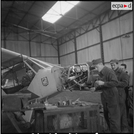 Atelier de réparation de l’ALAT [Description en cours].