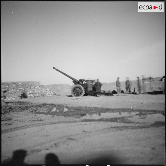 Tirs d'artillerie. [Description en cours]