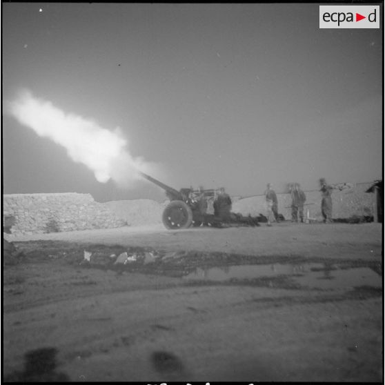 Tirs d'artillerie. [Description en cours]