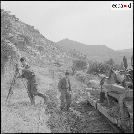 Travaux d'aménagement défensif. [Description en cours]
