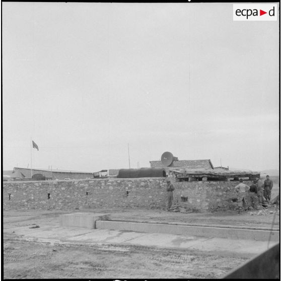 Travaux d'aménagement défensif. [Description en cours]