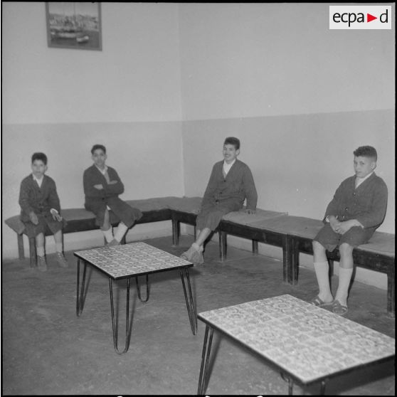 Un centre de jeunesse. [Description en cours]