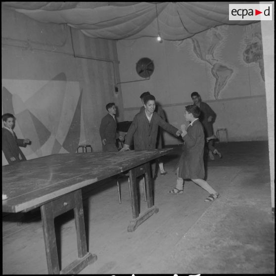 Un centre de jeunesse. [Description en cours]