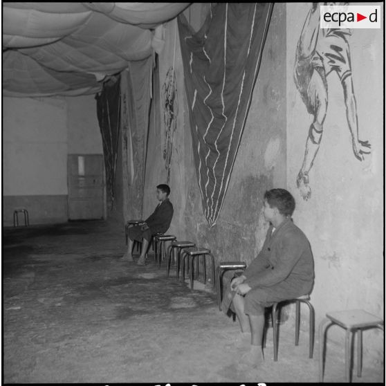 Un centre de jeunesse. [Description en cours]