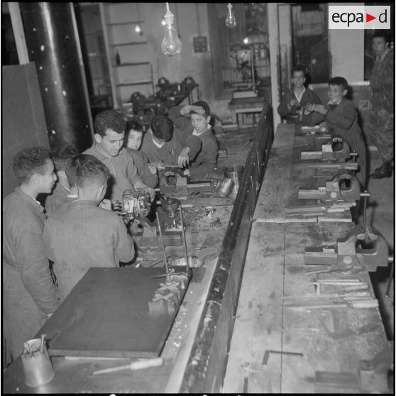 Un centre de jeunesse. [Description en cours]