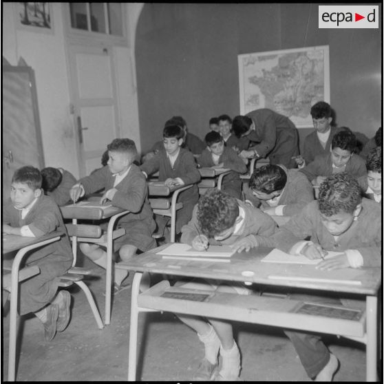 Un centre de jeunesse. [Description en cours]