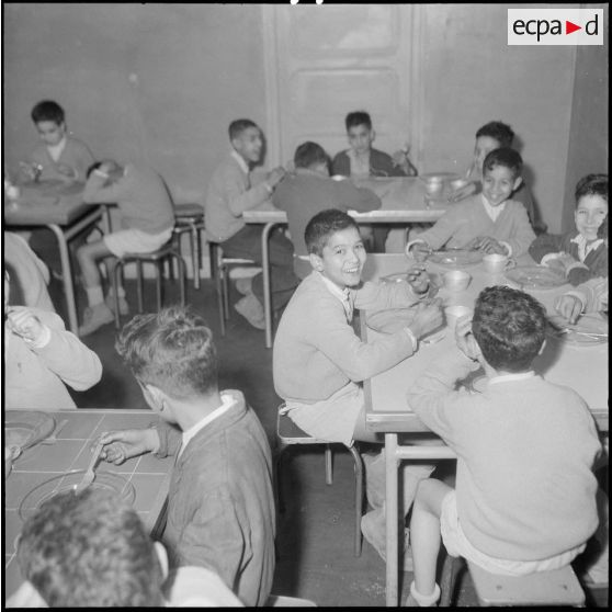 Un centre de jeunesse. [Description en cours]