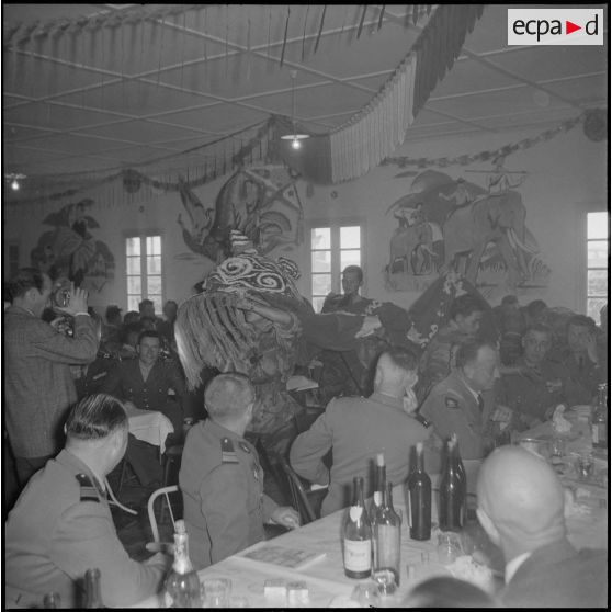 Fête du Têt chez les commandos vietnamiens à Beni-Messous. [Description en cours]