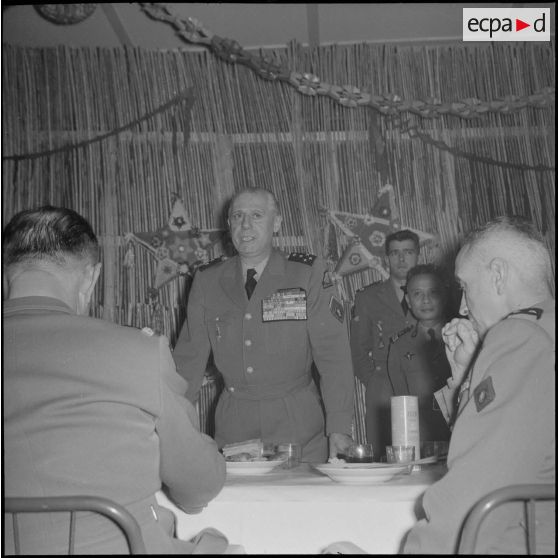 Fête du Têt chez les commandos vietnamiens à Beni-Messous. [Description en cours]