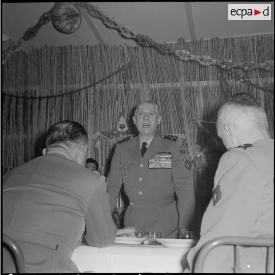 Fête du Têt chez les commandos vietnamiens à Beni-Messous. [Description en cours]