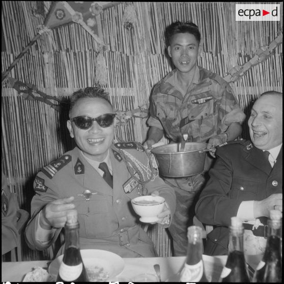 Fête du Têt chez les commandos vietnamiens à Beni-Messous. [Description en cours]