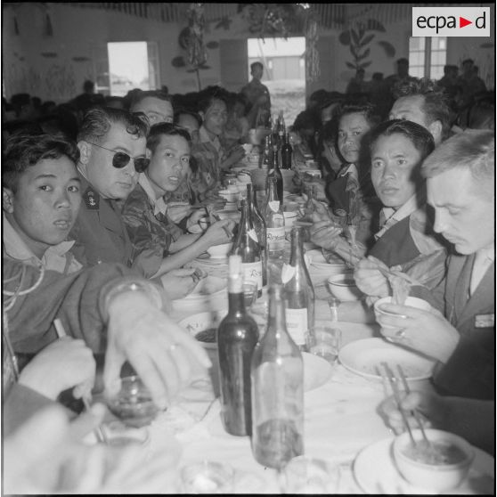 Fête du Têt chez les commandos vietnamiens à Beni-Messous. [Description en cours]