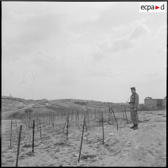 Poste près de la frontière tunisienne.[Description en cours]