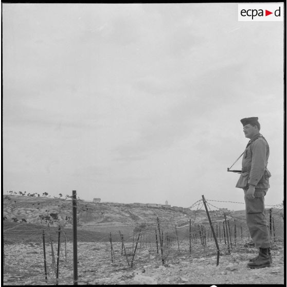 Poste près de la frontière tunisienne.[Description en cours]