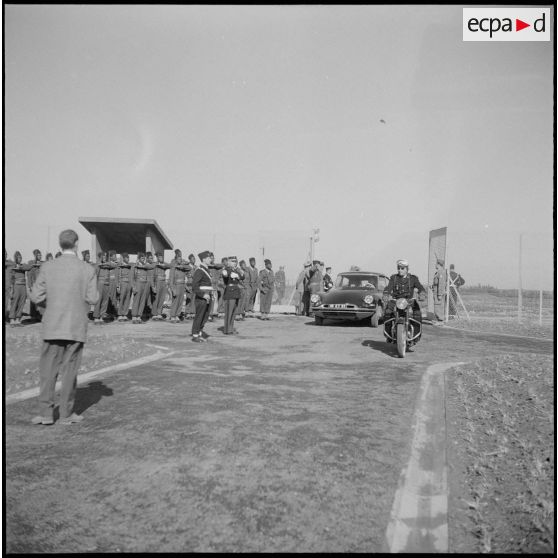 Inauguration d’un nouvel émetteur à Ouled-Fayet. [Description en cours]
