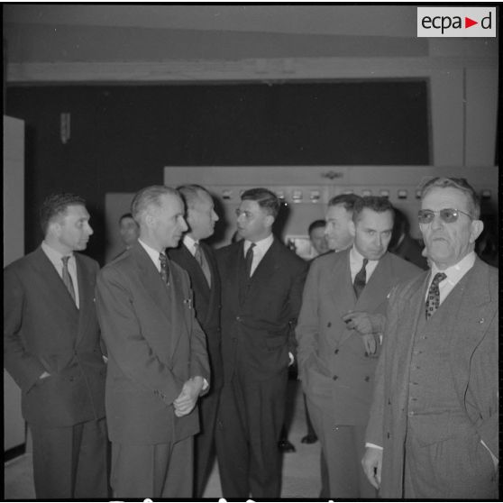 Inauguration d’un nouvel émetteur à Ouled-Fayet. [Description en cours]