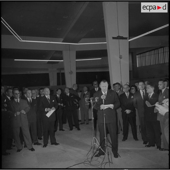 Inauguration d’un nouvel émetteur à Ouled-Fayet. [Description en cours]