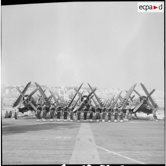 Le porte-avions Le Bois-Belleau. [Description en cours]