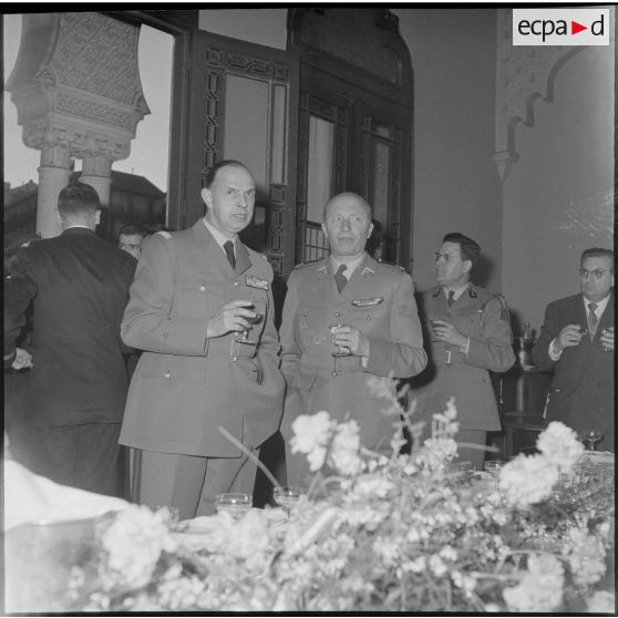 Inauguration d'une exposition sur la Marine. [Description en cours]