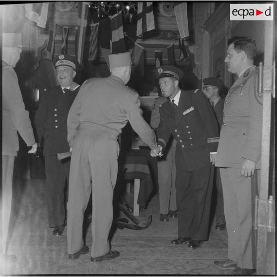 Inauguration d'une exposition sur la Marine. [Description en cours]