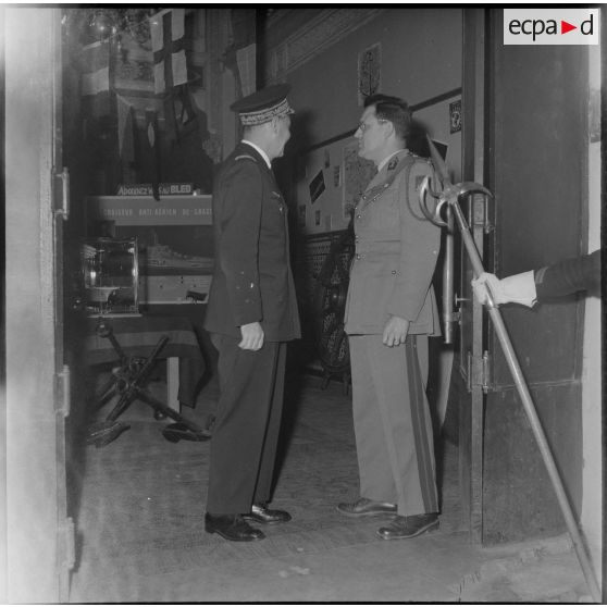 Inauguration d'une exposition sur la Marine. [Description en cours]