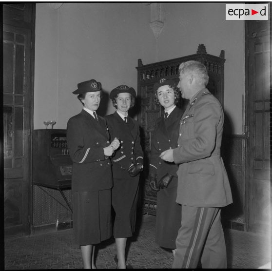 Inauguration d'une exposition sur la Marine. [Description en cours]