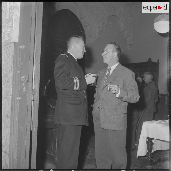 Inauguration d'une exposition sur la Marine. [Description en cours]