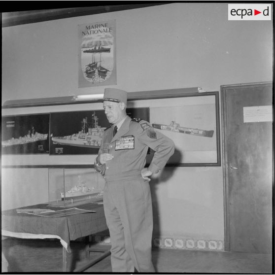 Inauguration d'une exposition sur la Marine. [Description en cours]