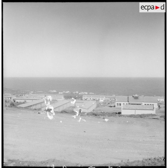 Visite du Centre d'instruction à la pacification et à la contre-guérilla (CIPCG) d'Arzew. [Description en cours]