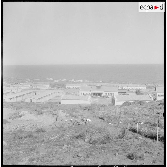 Visite du Centre d'instruction à la pacification et à la contre-guérilla (CIPCG) d'Arzew. [Description en cours]